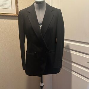 Suit Studio elegant black double breasted blazer.